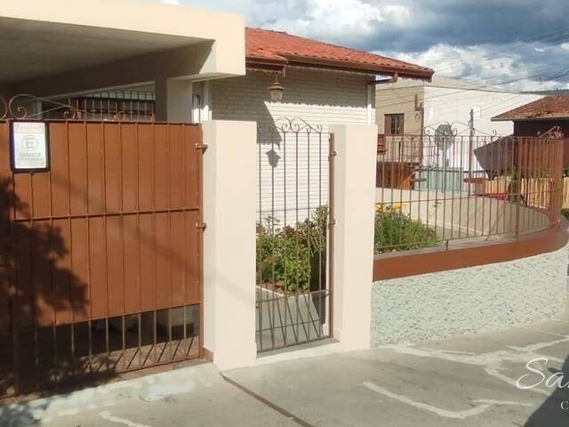 Casa para Venda em Atibaia - 4